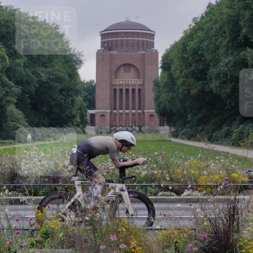 14.09.2025 - Stadtparktriathlon Michael Burmester http://msf.ph/oto/8897664 14.09.2025 08:57:24 Radfahren 316, 319, 332, 348, 353 meine-sportfotos.de