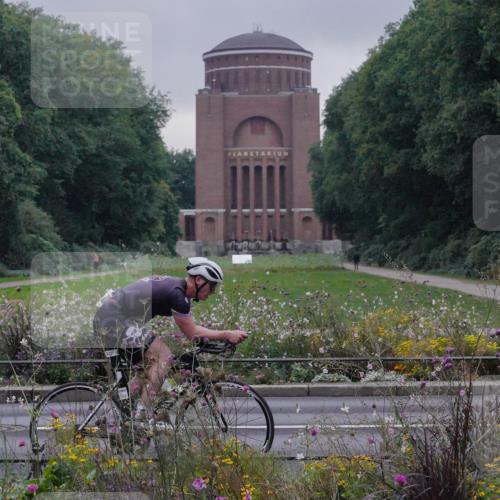 14.09.2025 - Stadtparktriathlon Michael Burmester http://msf.ph/oto/8897709 14.09.2025 08:58:13 Radfahren 303, 327, 357, 372, 378, 476 meine-sportfotos.de