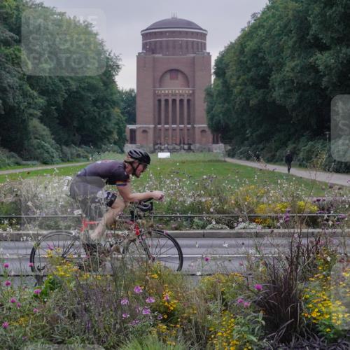 14.09.2025 - Stadtparktriathlon Michael Burmester http://msf.ph/oto/8897730 14.09.2025 08:58:59 Radfahren 306, 312, 315, 320 meine-sportfotos.de