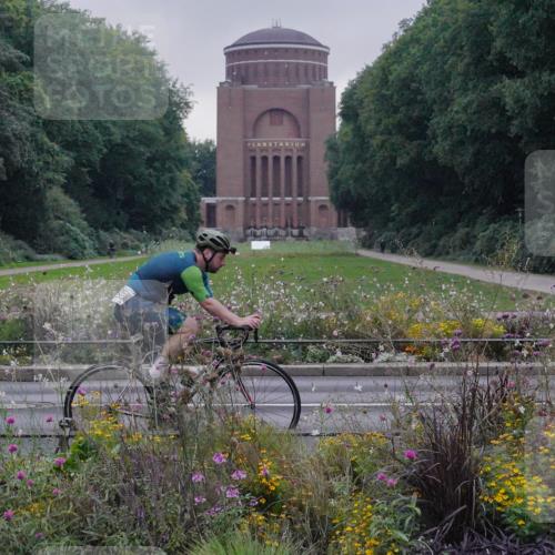 14.09.2025 - Stadtparktriathlon Michael Burmester http://msf.ph/oto/8897748 14.09.2025 08:59:20 Radfahren 346, 356 meine-sportfotos.de