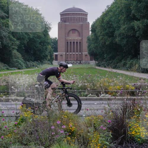14.09.2025 - Stadtparktriathlon Michael Burmester http://msf.ph/oto/8897753 14.09.2025 08:59:30 Radfahren 310, 317, 480 meine-sportfotos.de
