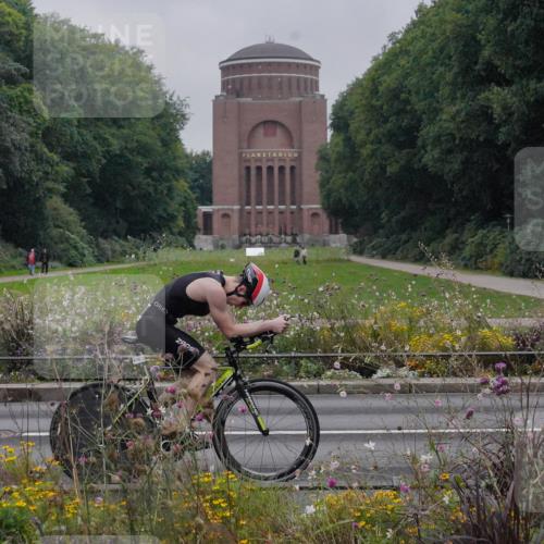 14.09.2025 - Stadtparktriathlon Michael Burmester http://msf.ph/oto/8898648 14.09.2025 09:05:20 Radfahren 312, 355, 408, 436 meine-sportfotos.de