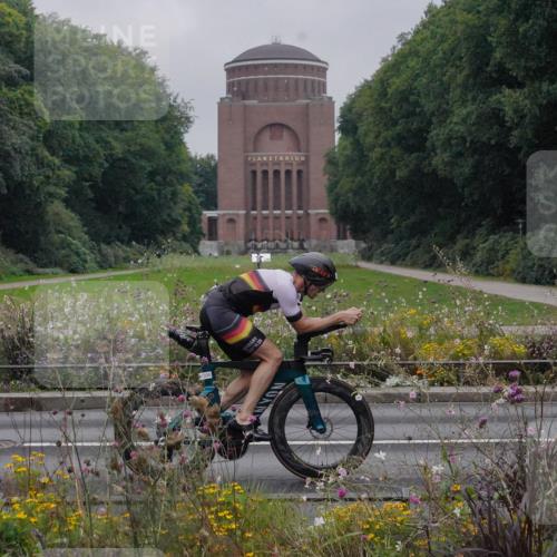 14.09.2025 - Stadtparktriathlon Michael Burmester http://msf.ph/oto/8898697 14.09.2025 09:05:43 Radfahren 310, 317, 327, 330, 394 meine-sportfotos.de