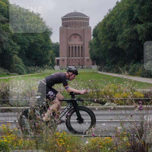 14.09.2025 - Stadtparktriathlon Michael Burmester http://msf.ph/oto/8898703 14.09.2025 09:05:45 Radfahren 317, 327, 330 meine-sportfotos.de