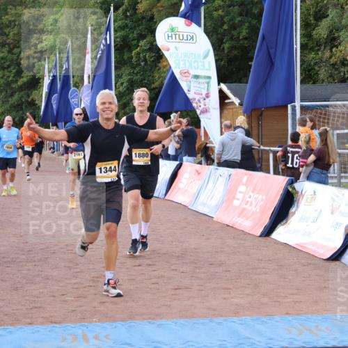 14.09.2025 - Airport Race Strokosch-Dieckow http://msf.ph/oto/8898752 14.09.2025 12:26:03 Ziel 96, 117, 253, 381, 633, 1056, 1344, 1717, 1792, 1880, 1895, 1912, 2161, 5029 meine-sportfotos.de