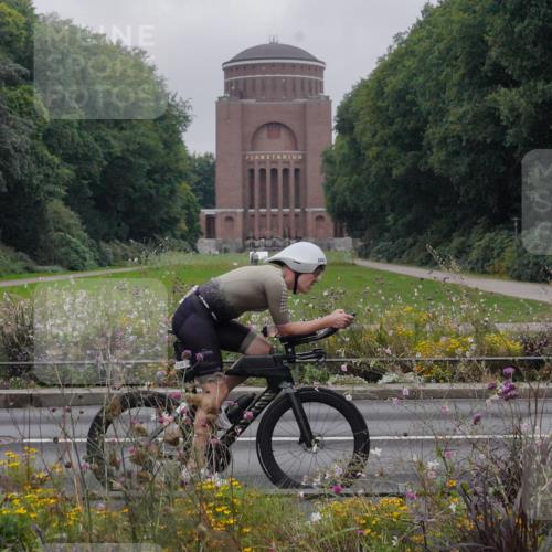 14.09.2025 - Stadtparktriathlon Michael Burmester http://msf.ph/oto/8898754 14.09.2025 09:06:12 Radfahren 335, 359, 402, 431 meine-sportfotos.de