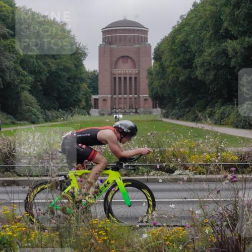 14.09.2025 - Stadtparktriathlon Michael Burmester http://msf.ph/oto/8898822 14.09.2025 09:07:11 Radfahren 314 meine-sportfotos.de