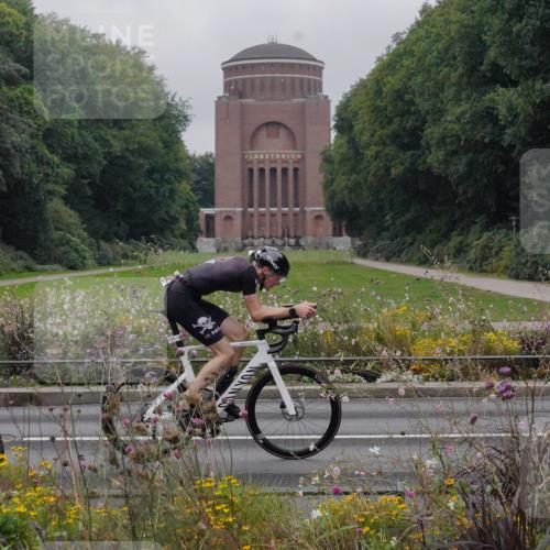 14.09.2025 - Stadtparktriathlon Michael Burmester http://msf.ph/oto/8898858 14.09.2025 09:07:51 Radfahren 324, 368, 380, 401, 404 meine-sportfotos.de