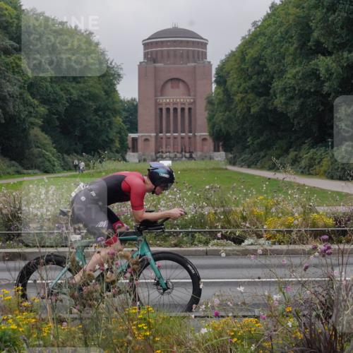 14.09.2025 - Stadtparktriathlon Michael Burmester http://msf.ph/oto/8898882 14.09.2025 09:08:13 Radfahren 333, 366, 377 meine-sportfotos.de