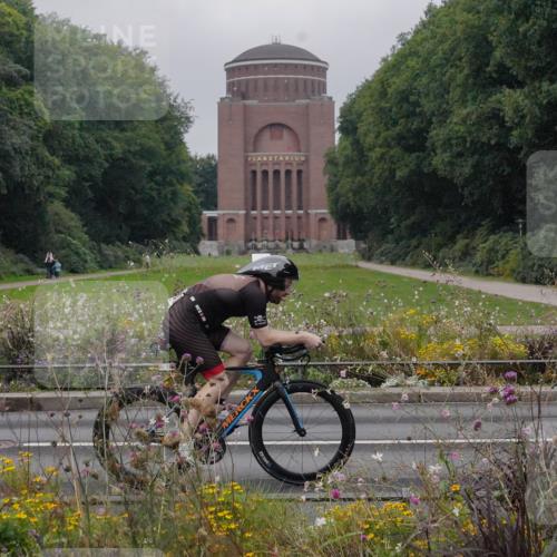 14.09.2025 - Stadtparktriathlon Michael Burmester http://msf.ph/oto/8898940 14.09.2025 09:08:40 Radfahren 318, 326, 339, 340, 342, 345, 347, 363, 365, 370, 383, 410, 418, 437 meine-sportfotos.de