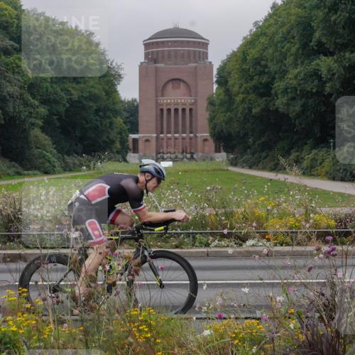 14.09.2025 - Stadtparktriathlon Michael Burmester http://msf.ph/oto/8899021 14.09.2025 09:09:07 Radfahren 323, 341, 352, 353, 375 meine-sportfotos.de