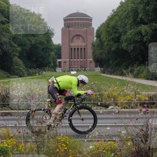 14.09.2025 - Stadtparktriathlon Michael Burmester http://msf.ph/oto/8899026 14.09.2025 09:09:08 Radfahren 323, 341, 352, 353, 375 meine-sportfotos.de