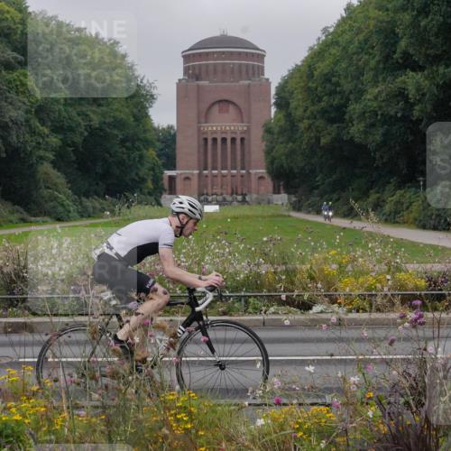 14.09.2025 - Stadtparktriathlon Michael Burmester http://msf.ph/oto/8899080 14.09.2025 09:09:31 Radfahren 337, 349, 354, 361, 376, 398, 399, 451 meine-sportfotos.de
