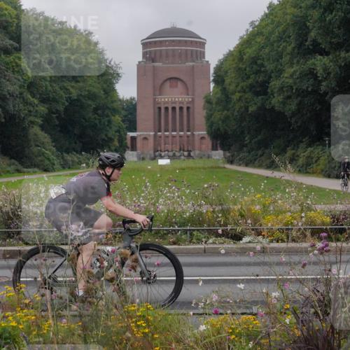 14.09.2025 - Stadtparktriathlon Michael Burmester http://msf.ph/oto/8899134 14.09.2025 09:10:06 Radfahren 311, 315, 328, 348, 350, 357, 387, 413, 414 meine-sportfotos.de