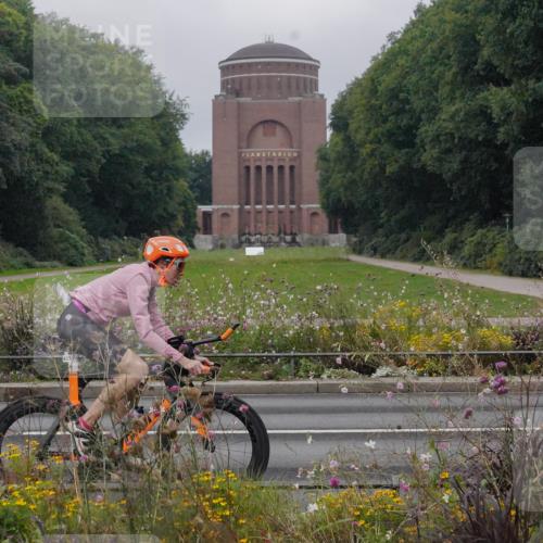 14.09.2025 - Stadtparktriathlon Michael Burmester http://msf.ph/oto/8899338 14.09.2025 09:11:28 Radfahren 316, 321, 378, 405, 423 meine-sportfotos.de
