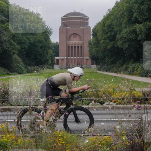 14.09.2025 - Stadtparktriathlon Michael Burmester http://msf.ph/oto/8899379 14.09.2025 09:11:51 Radfahren 331, 335, 338, 394 meine-sportfotos.de