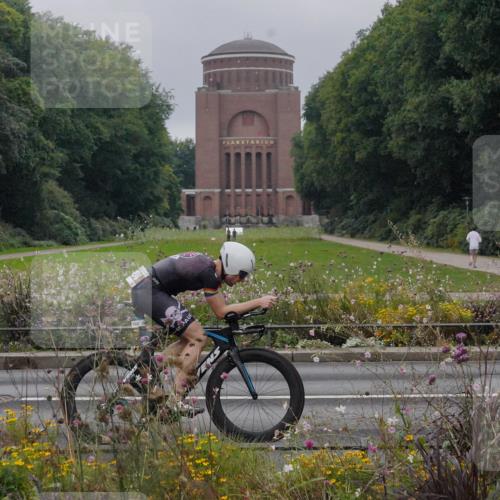 14.09.2025 - Stadtparktriathlon Michael Burmester http://msf.ph/oto/8899494 14.09.2025 09:13:33 Radfahren 304, 346, 386, 425 meine-sportfotos.de