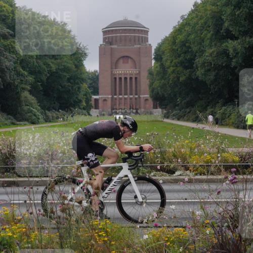 14.09.2025 - Stadtparktriathlon Michael Burmester http://msf.ph/oto/8899516 14.09.2025 09:13:47 Radfahren 324, 425 meine-sportfotos.de