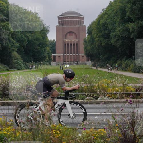 14.09.2025 - Stadtparktriathlon Michael Burmester http://msf.ph/oto/8899616 14.09.2025 09:14:49 Radfahren 339, 342, 393, 473 meine-sportfotos.de