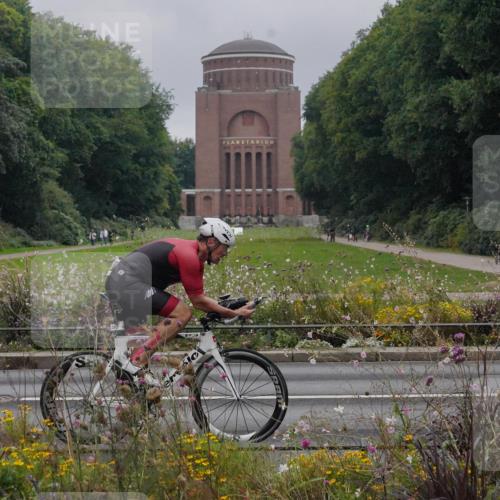 14.09.2025 - Stadtparktriathlon Michael Burmester http://msf.ph/oto/8899646 14.09.2025 09:14:56 Radfahren 353, 383, 393, 400, 473 meine-sportfotos.de