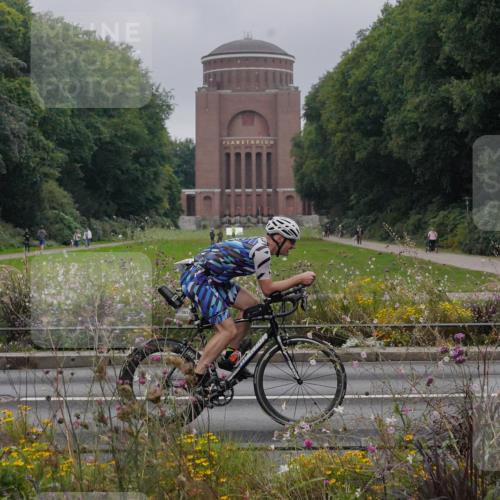 14.09.2025 - Stadtparktriathlon Michael Burmester http://msf.ph/oto/8899666 14.09.2025 09:15:03 Radfahren 353, 362, 365, 383, 400, 430 meine-sportfotos.de