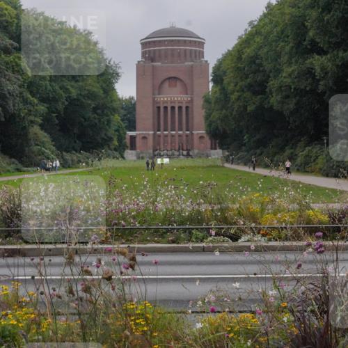 14.09.2025 - Stadtparktriathlon Michael Burmester http://msf.ph/oto/8899679 14.09.2025 09:15:07 Radfahren 353, 362, 365, 375, 383, 400, 430 meine-sportfotos.de