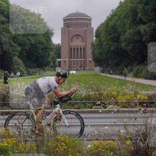 14.09.2025 - Stadtparktriathlon Michael Burmester http://msf.ph/oto/8899717 14.09.2025 09:15:23 Radfahren 323, 341, 349, 379, 410 meine-sportfotos.de