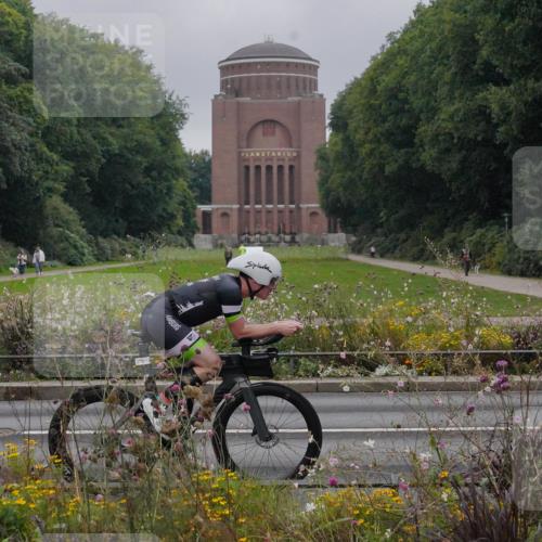 14.09.2025 - Stadtparktriathlon Michael Burmester http://msf.ph/oto/8899737 14.09.2025 09:15:30 Radfahren 337, 341, 349, 379, 392, 418 meine-sportfotos.de