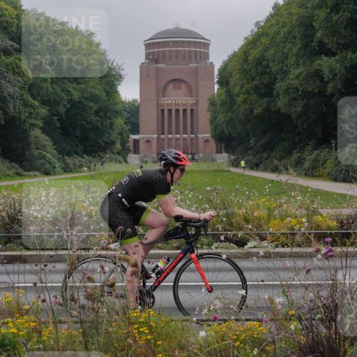 14.09.2025 - Stadtparktriathlon Michael Burmester http://msf.ph/oto/8899803 14.09.2025 09:16:06 Radfahren 311, 348, 357, 413, 414, 432, 434, 488 meine-sportfotos.de