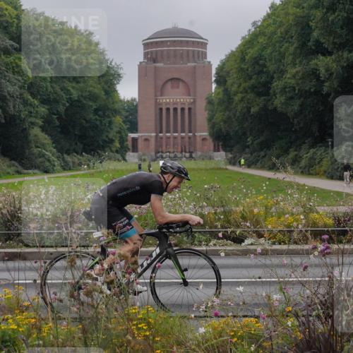 14.09.2025 - Stadtparktriathlon Michael Burmester http://msf.ph/oto/8899817 14.09.2025 09:16:13 Radfahren 311, 348, 406, 413, 414, 432, 484 meine-sportfotos.de