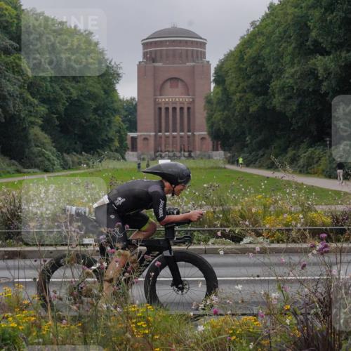 14.09.2025 - Stadtparktriathlon Michael Burmester http://msf.ph/oto/8899821 14.09.2025 09:16:14 Radfahren 311, 348, 406, 413, 414, 432, 484 meine-sportfotos.de