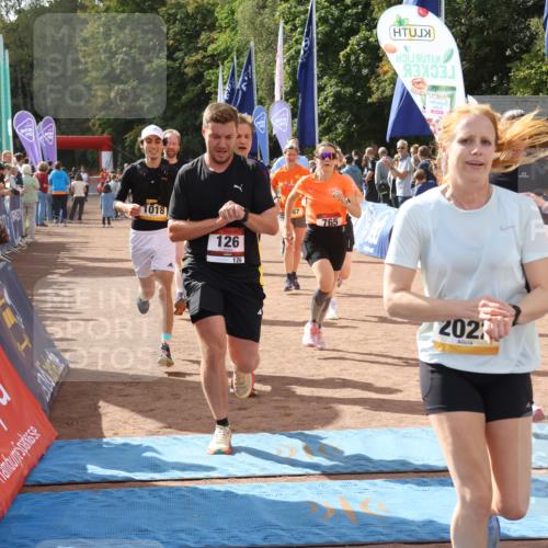 14.09.2025 - Airport Race Strokosch-Dieckow http://msf.ph/oto/8899977 14.09.2025 12:28:19 Ziel 118, 126, 161, 242, 487, 587, 765, 824, 1018, 1073, 1076, 1247, 1399, 2021, 2022, 2023, 4129 meine-sportfotos.de