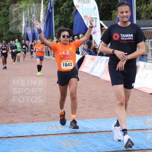 14.09.2025 - Airport Race Strokosch-Dieckow http://msf.ph/oto/8900052 14.09.2025 12:28:34 Ziel 141, 885, 1127, 1129, 1842, 1989, 2029, 4068 meine-sportfotos.de