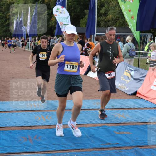 14.09.2025 - Airport Race Strokosch-Dieckow http://msf.ph/oto/8900129 14.09.2025 12:28:51 Ziel 95, 406, 879, 976, 1087, 1179, 1483, 1672, 1780, 1878, 1913, 1983, 2016, 5428 meine-sportfotos.de