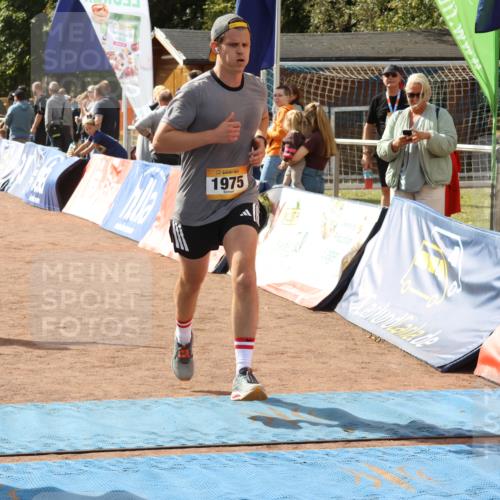 14.09.2025 - Airport Race Strokosch-Dieckow http://msf.ph/oto/8900396 14.09.2025 12:29:23 Ziel 236, 428, 457, 729, 1442, 1540, 1601, 1678, 1882, 1883, 1905, 1975, 4213 meine-sportfotos.de