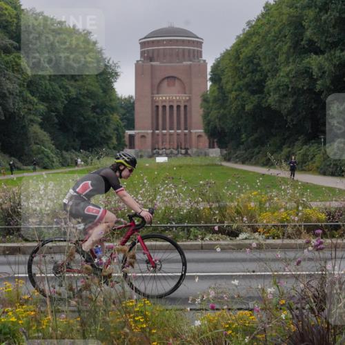 14.09.2025 - Stadtparktriathlon Michael Burmester http://msf.ph/oto/8900495 14.09.2025 09:18:49 Radfahren 302, 454, 455, 493, 499, 502 meine-sportfotos.de