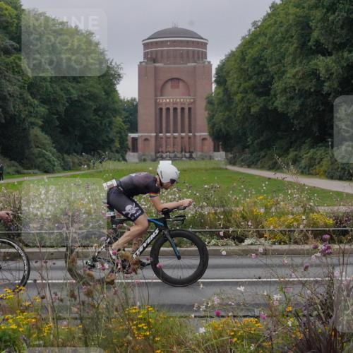 14.09.2025 - Stadtparktriathlon Michael Burmester http://msf.ph/oto/8900593 14.09.2025 09:19:26 Radfahren 304, 439, 443, 464, 467, 477, 479, 486, 494 meine-sportfotos.de