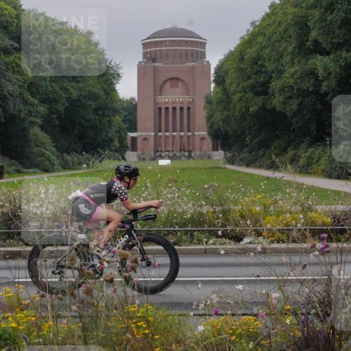 14.09.2025 - Stadtparktriathlon Michael Burmester http://msf.ph/oto/8900602 14.09.2025 09:19:31 Radfahren 304, 439, 443, 467, 477, 479, 486, 492, 494, 495 meine-sportfotos.de