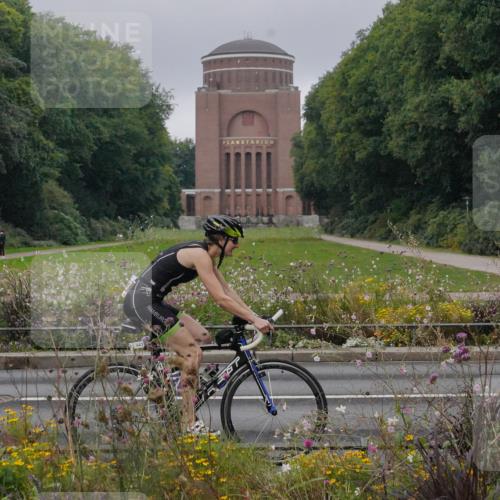 14.09.2025 - Stadtparktriathlon Michael Burmester http://msf.ph/oto/8900607 14.09.2025 09:19:31 Radfahren 304, 439, 443, 467, 477, 479, 486, 492, 494, 495 meine-sportfotos.de