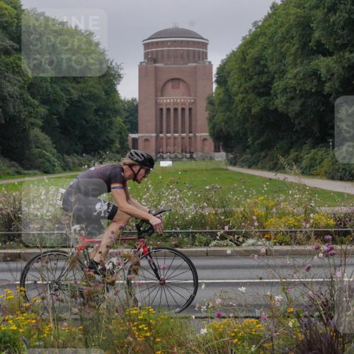 14.09.2025 - Stadtparktriathlon Michael Burmester http://msf.ph/oto/8900654 14.09.2025 09:19:48 Radfahren 306, 320, 324, 356, 366, 382, 442, 447, 485 meine-sportfotos.de