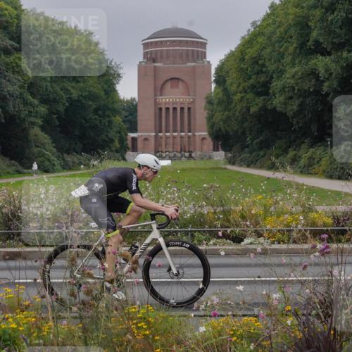 14.09.2025 - Stadtparktriathlon Michael Burmester http://msf.ph/oto/8900752 14.09.2025 09:20:32 Radfahren 301, 318, 326, 340, 345, 346, 347, 359, 363, 370, 371, 373, 377, 381, 389, 445, 448 meine-sportfotos.de