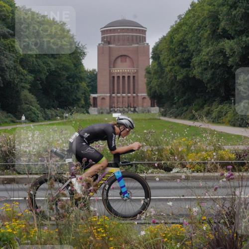 14.09.2025 - Stadtparktriathlon Michael Burmester http://msf.ph/oto/8900759 14.09.2025 09:20:33 Radfahren 301, 318, 326, 340, 345, 346, 347, 359, 363, 370, 373, 377, 381, 386, 389, 445, 448 meine-sportfotos.de