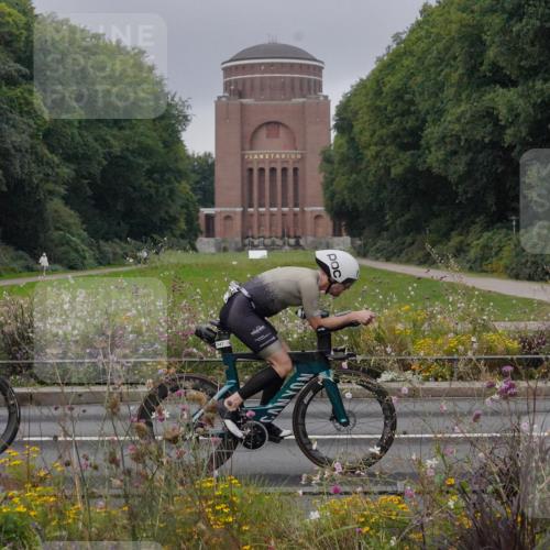 14.09.2025 - Stadtparktriathlon Michael Burmester http://msf.ph/oto/8900773 14.09.2025 09:20:35 Radfahren 301, 318, 326, 340, 345, 346, 347, 359, 363, 370, 373, 377, 381, 386, 389, 448 meine-sportfotos.de