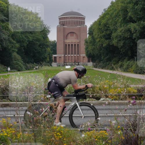 14.09.2025 - Stadtparktriathlon Michael Burmester http://msf.ph/oto/8900787 14.09.2025 09:20:37 Radfahren 301, 318, 340, 345, 346, 347, 359, 370, 373, 377, 381, 386, 389, 448 meine-sportfotos.de