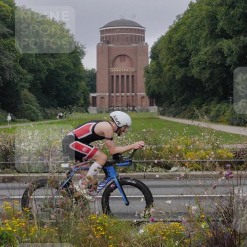 14.09.2025 - Stadtparktriathlon Michael Burmester http://msf.ph/oto/8900791 14.09.2025 09:20:40 Radfahren 318, 327, 346, 347, 377, 386, 389, 448 meine-sportfotos.de