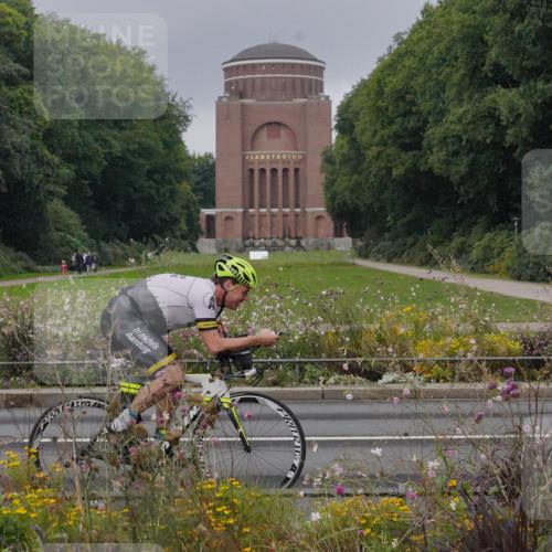 14.09.2025 - Stadtparktriathlon Michael Burmester http://msf.ph/oto/8900845 14.09.2025 09:21:10 Radfahren 339, 342, 380, 401, 404, 473, 500 meine-sportfotos.de