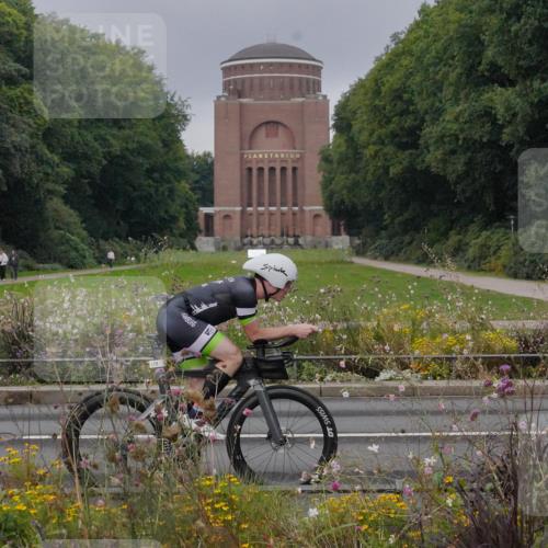 14.09.2025 - Stadtparktriathlon Michael Burmester http://msf.ph/oto/8900903 14.09.2025 09:21:34 Radfahren 323, 349, 365, 379, 383, 393, 400, 450 meine-sportfotos.de