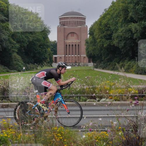 14.09.2025 - Stadtparktriathlon Michael Burmester http://msf.ph/oto/8900928 14.09.2025 09:21:42 Radfahren 337, 365, 383, 400, 450, 504 meine-sportfotos.de