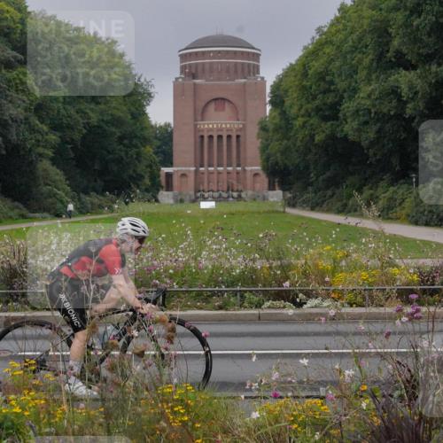 14.09.2025 - Stadtparktriathlon Michael Burmester http://msf.ph/oto/8900933 14.09.2025 09:21:43 Radfahren 337, 365, 383, 400, 430, 450, 504 meine-sportfotos.de