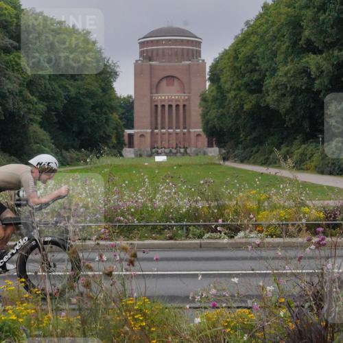14.09.2025 - Stadtparktriathlon Michael Burmester http://msf.ph/oto/8900947 14.09.2025 09:21:51 Radfahren 337, 354, 357, 430, 458, 504 meine-sportfotos.de